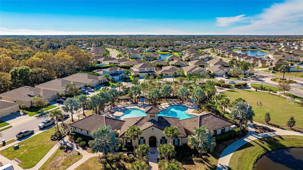 Image 32 of property listing at 15313 TRINITY FALL WAY, Bradenton, FL 34212