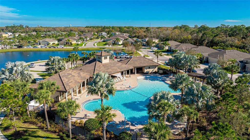 Image 38 of property listing at 15313 TRINITY FALL WAY, Bradenton, FL 34212