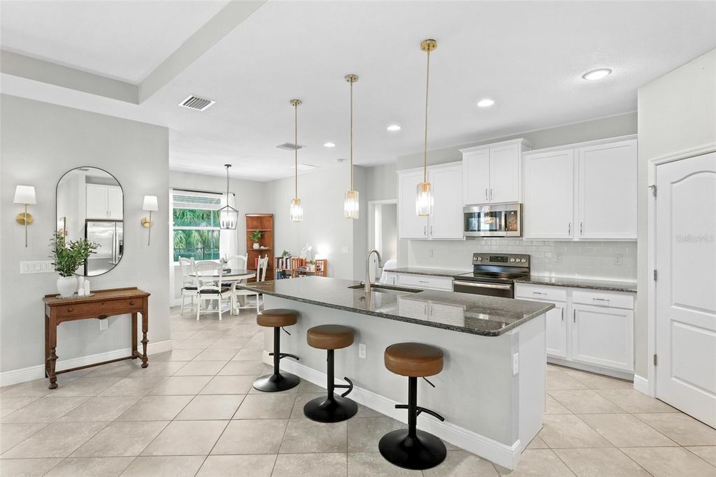 Image 5 of property listing at 15313 TRINITY FALL WAY, Bradenton, FL 34212