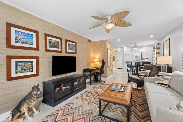 2600 SE Ocean Boulevard R2, Stuart, FL 34996