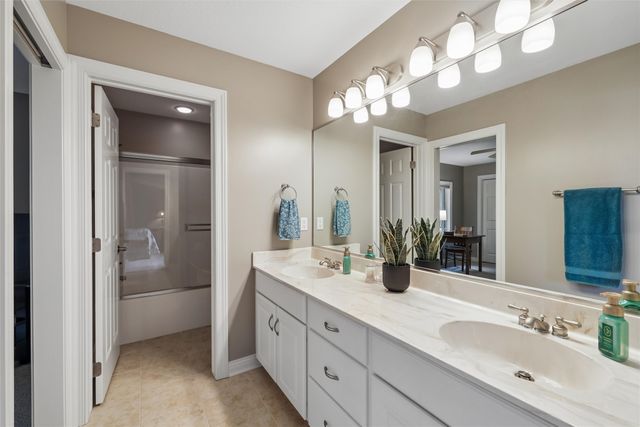 4625 Plumwood Drive, West Des Moines, IA 50265