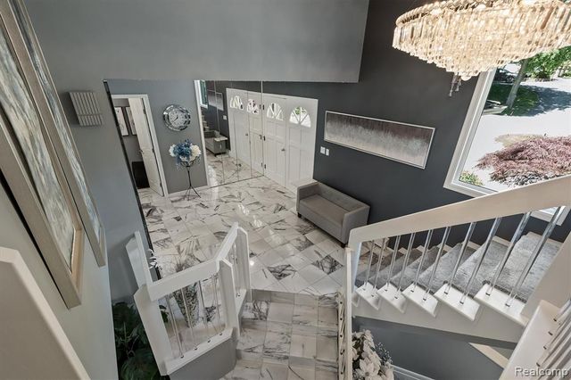 4282 Stoneleigh Road, Bloomfield Hills, MI 48302
