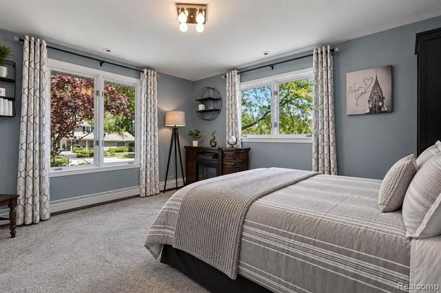 4282 Stoneleigh Road, Bloomfield Hills, MI 48302