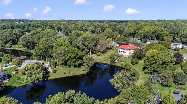 4282 Stoneleigh Road, Bloomfield Hills, MI 48302