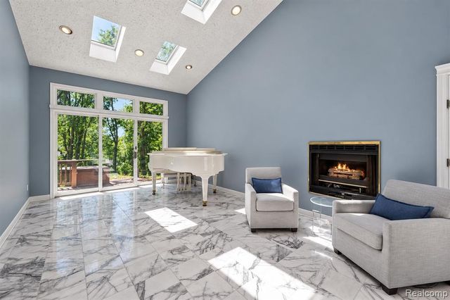 4282 Stoneleigh Road, Bloomfield Hills, MI 48302
