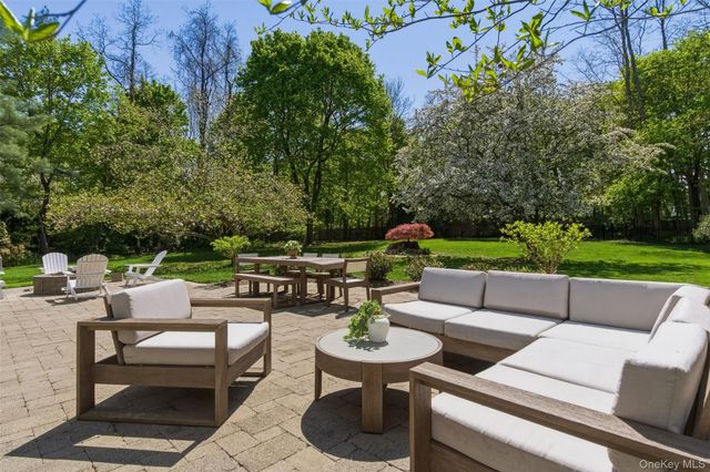 25 Makanna Drive, Huntington, NY 11743