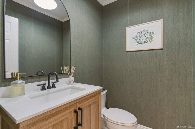 25 Makanna Drive, Huntington, NY 11743