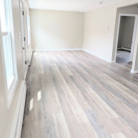 15 Bunkerhill St, Lawrence, MA 01841