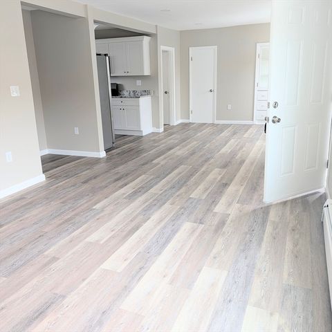 15 Bunkerhill St, Lawrence, MA 01841