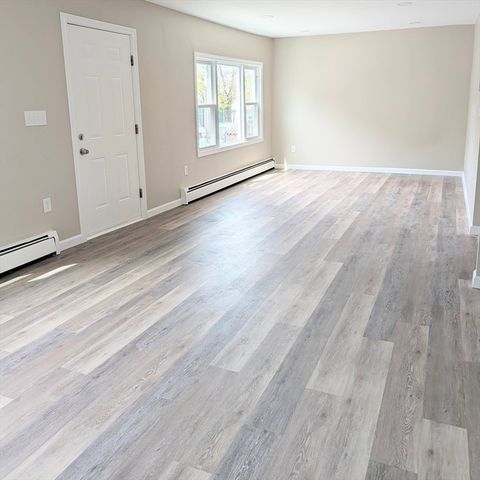 15 Bunkerhill St, Lawrence, MA 01841