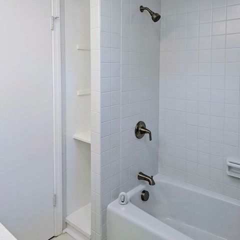 15 Bunkerhill St, Lawrence, MA 01841