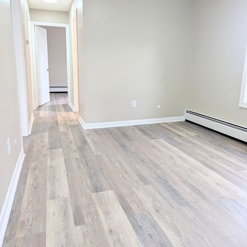 15 Bunkerhill St, Lawrence, MA 01841