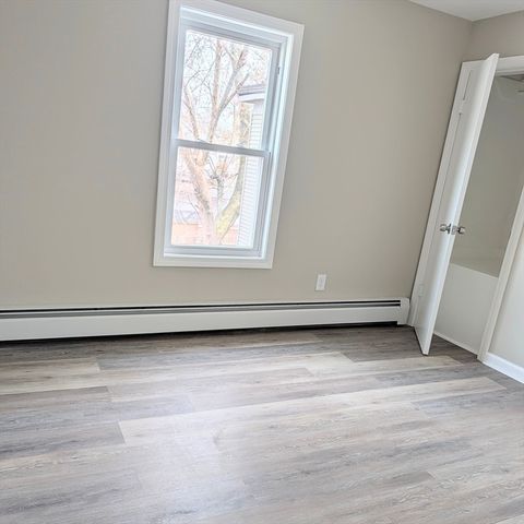 15 Bunkerhill St, Lawrence, MA 01841