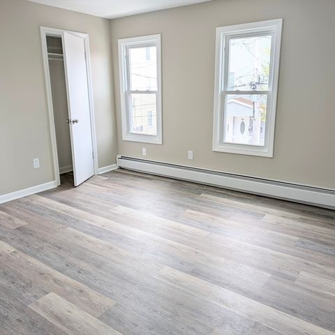 15 Bunkerhill St, Lawrence, MA 01841