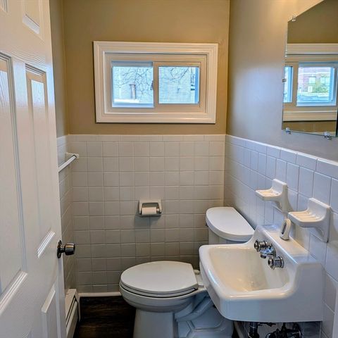 15 Bunkerhill St, Lawrence, MA 01841