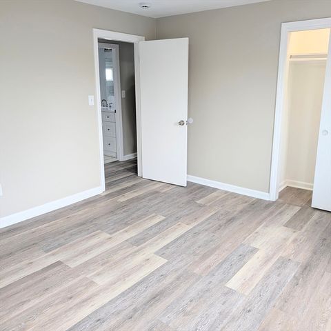 15 Bunkerhill St, Lawrence, MA 01841