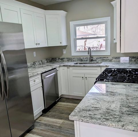 15 Bunkerhill St, Lawrence, MA 01841