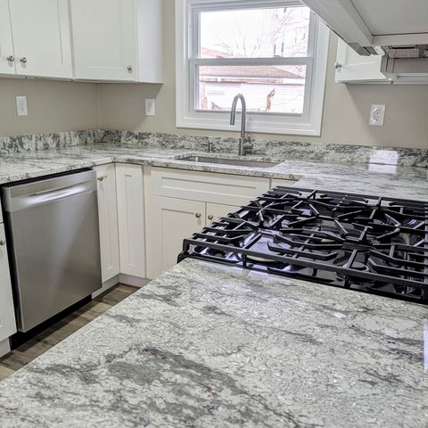 15 Bunkerhill St, Lawrence, MA 01841