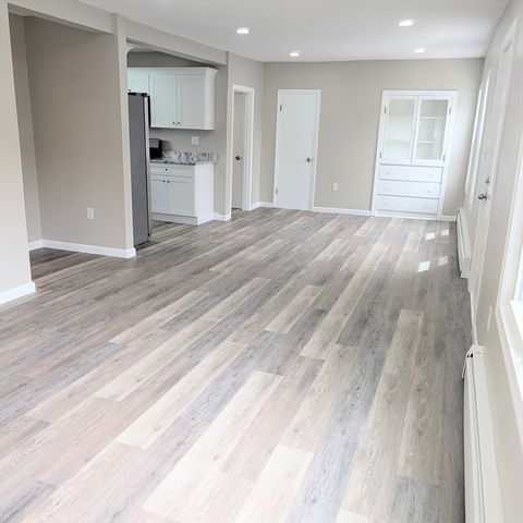 15 Bunkerhill St, Lawrence, MA 01841