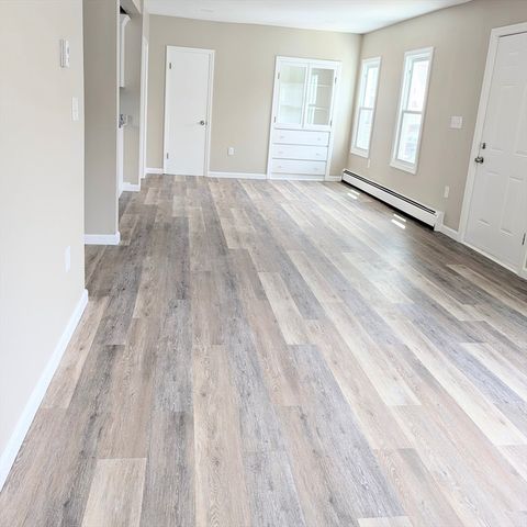 15 Bunkerhill St, Lawrence, MA 01841