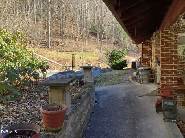 5610 Powell River Road, Norton, VA 24273