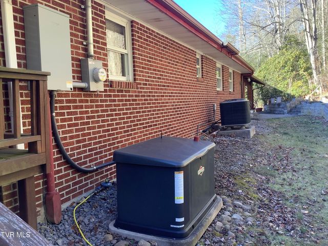 5610 Powell River Road, Norton, VA 24273