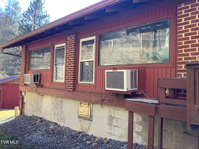 5610 Powell River Road, Norton, VA 24273