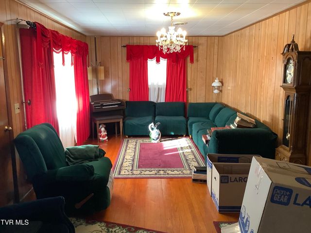 5610 Powell River Road, Norton, VA 24273