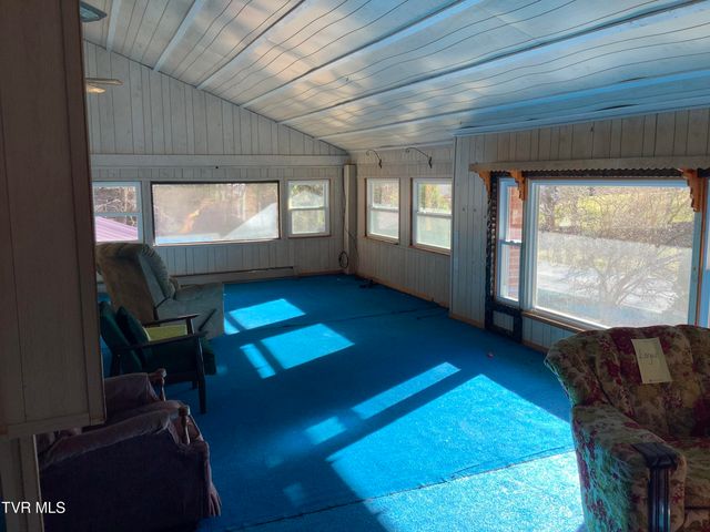 5610 Powell River Road, Norton, VA 24273