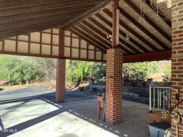 5610 Powell River Road, Norton, VA 24273