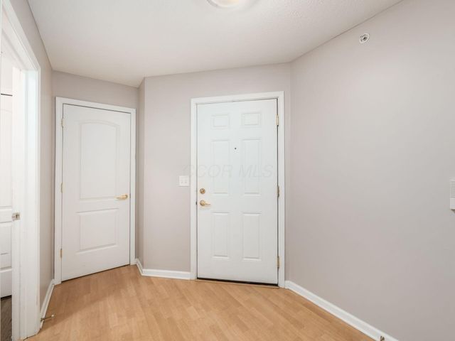 705 Hidden Springs Drive, Lewis Center, OH 43035