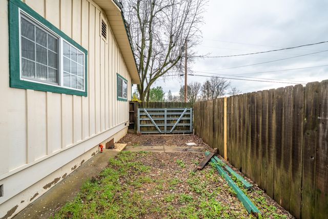 3586 E Keswick Dam Road, Redding, CA 96003