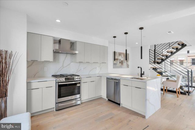 2620 E HAGERT ST, Philadelphia, PA 19125