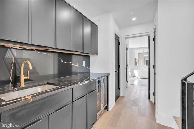 2620 E HAGERT ST, Philadelphia, PA 19125