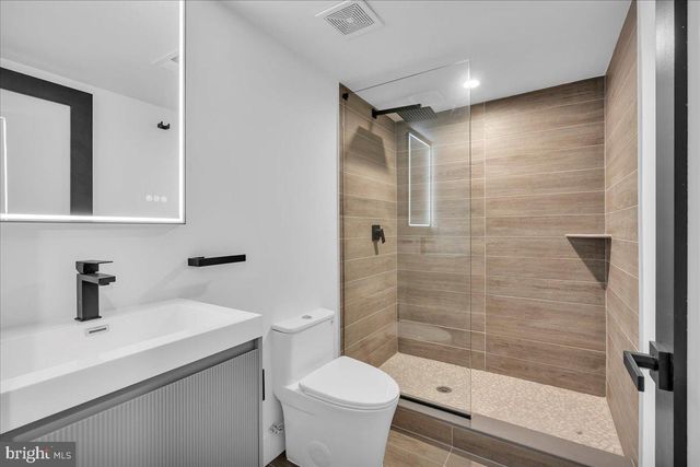 2620 E HAGERT ST, Philadelphia, PA 19125