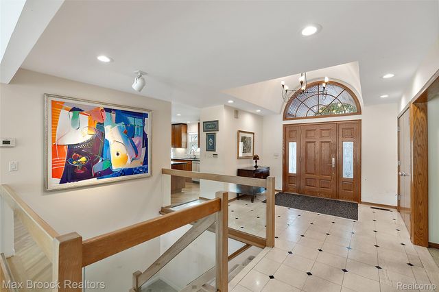 2797 Orchard Place, Orchard Lake Village, MI 48324