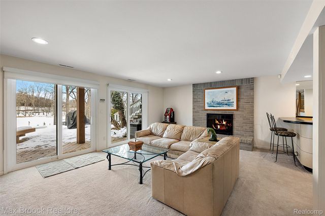 2797 Orchard Place, Orchard Lake Village, MI 48324