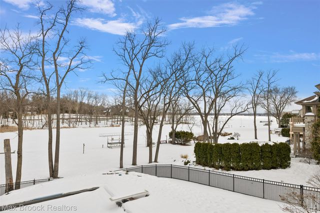 2797 Orchard Place, Orchard Lake Village, MI 48324