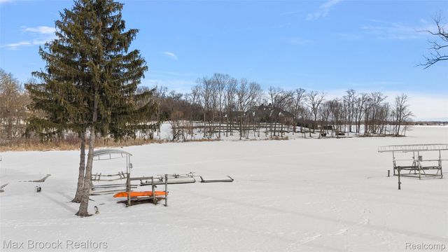 2797 Orchard Place, Orchard Lake Village, MI 48324