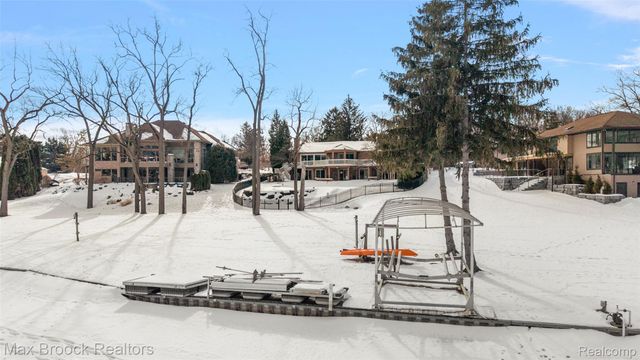 2797 Orchard Place, Orchard Lake Village, MI 48324