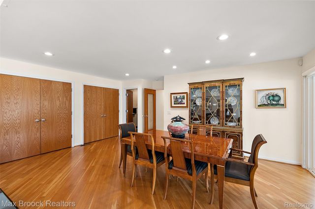 2797 Orchard Place, Orchard Lake Village, MI 48324