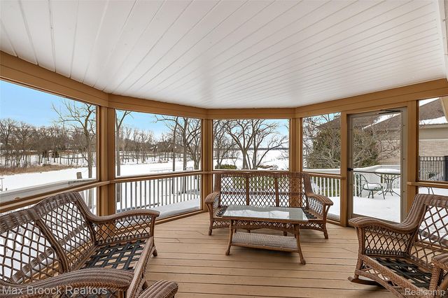 2797 Orchard Place, Orchard Lake Village, MI 48324