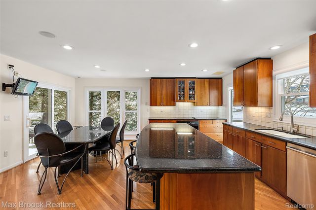 2797 Orchard Place, Orchard Lake Village, MI 48324