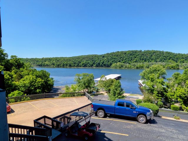 150 Sunken Forest Dr. 2-118, Forsyth, MO 65653