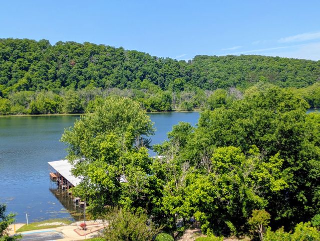 150 Sunken Forest Dr. 2-118, Forsyth, MO 65653