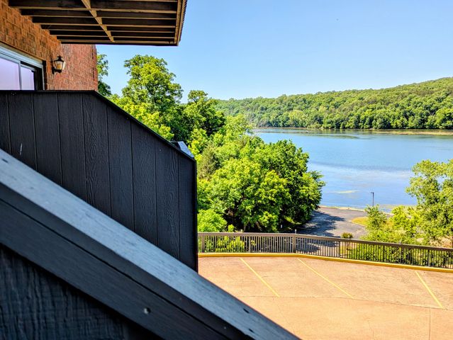 150 Sunken Forest Dr. 2-118, Forsyth, MO 65653