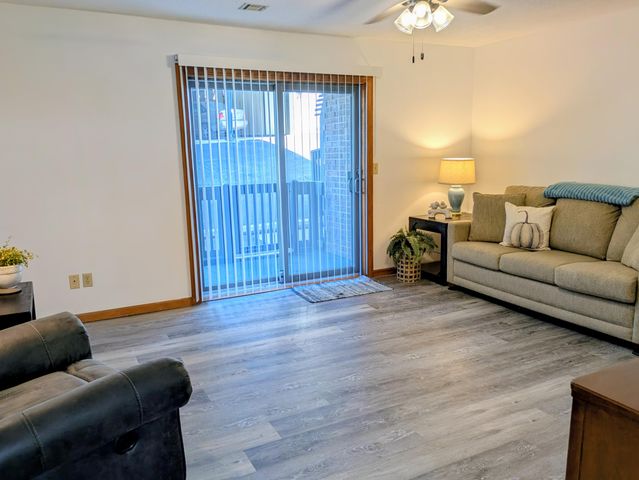 150 Sunken Forest Dr. 2-118, Forsyth, MO 65653