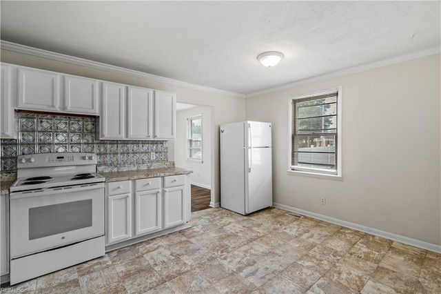 405 Tekoa RD, Chesapeake, VA 23325