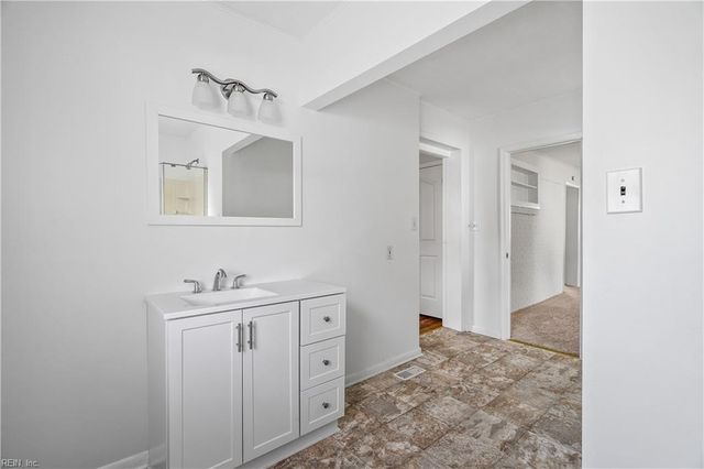 405 Tekoa RD, Chesapeake, VA 23325