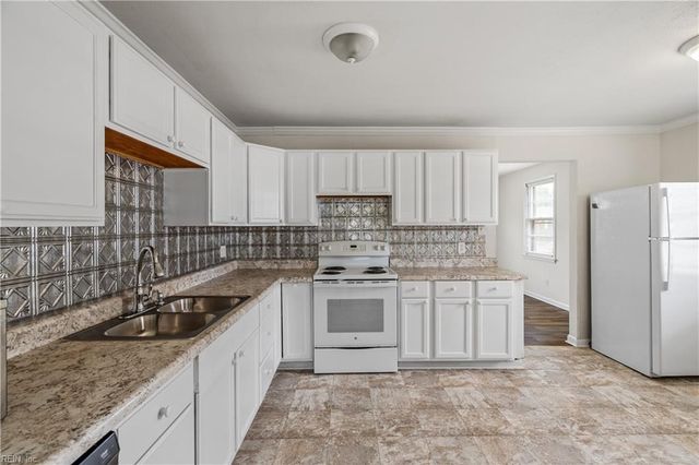 405 Tekoa RD, Chesapeake, VA 23325